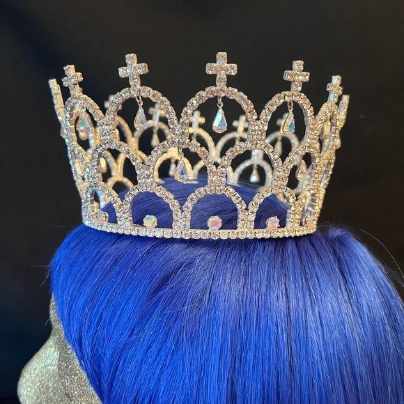 Exquisite Vintage Silver Crown with Luminescent Teardrop Crystal Embellishments main image 15